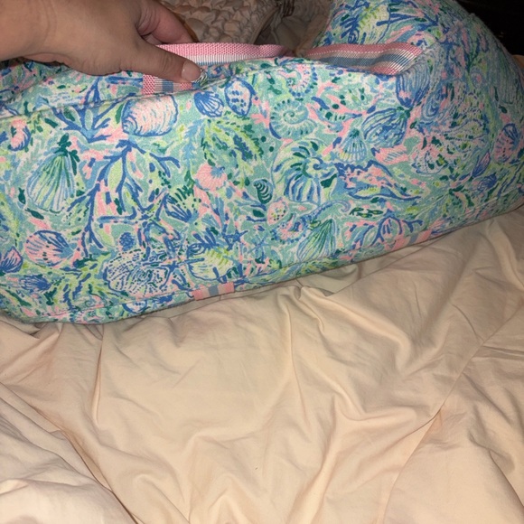 Lilly Pulitzer Blue and Pink Duffle Bag - Picture 5 of 6